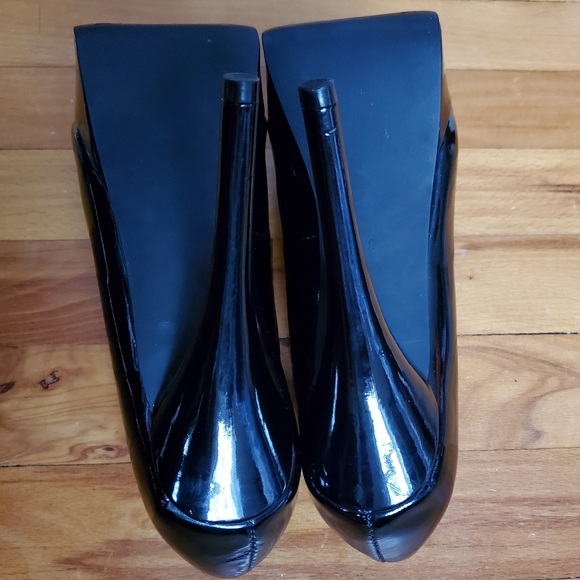 Kelsi Dagger Brooklyn Tiffany Platform Pump - Picture 6 of 13